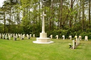 dodenherdenking-monument-bronzen-zwaard-terschelling | Hallo Terschelling