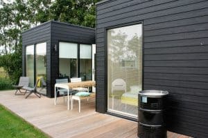 chalet-krab-buitenaanzicht-terras-barbeque-hallo-terschelling