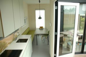 chalet wadzand terschelling doorkijk keuken eethoek- Hallo Terschelling