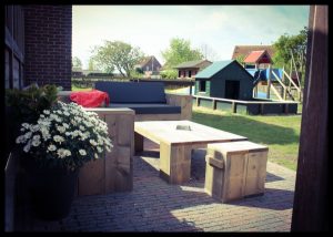 Zonneweelde buitenterras speeltuin Hallo Terschelling