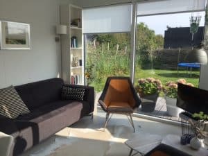 chalet Noorderland - woonkamer tuinaanzicht - Hallo Terschelling