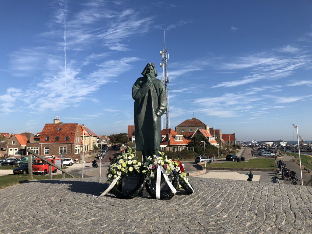 Zeeliedenherdenking Terschelling: jaarlijks eerbetoon aan omgekomen zeevaarders