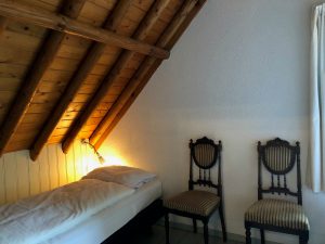 slaapkamer 3 boven familiehuis familieboerderij roodkapje - hallo Terschelling