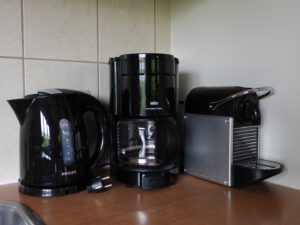 koffiefilterapparaat, waterkoker, nespressoapparaat de akker - Hallo Terschelling