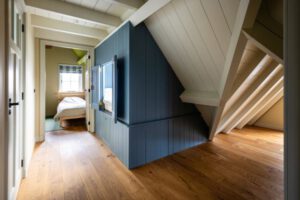 Bovenverdieping hal met bedstede vakantiehuis Jansveld Formerum - Hallo Terschelling