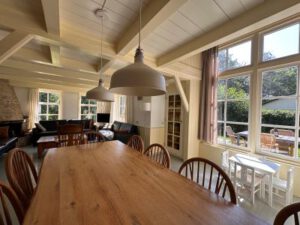 Roodkapje vakantieboerderij eethoek Terschelling - Hallo Terschelling