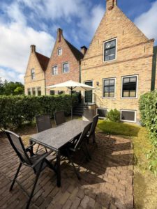 Terras tuin 't Veilige Nest - Vakantiehuis op Terschelling _ Hallo Terschelling