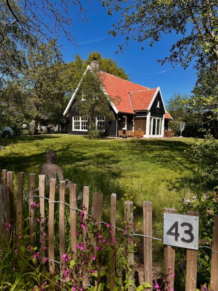 huisje Terschelling met hond grote tuin Jansveld Formerum